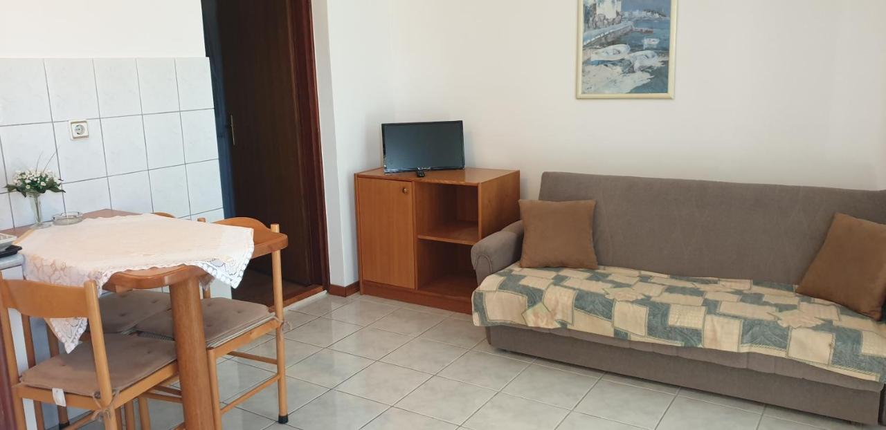 Apartments L.Z. Starigrad Paklenica Luaran gambar